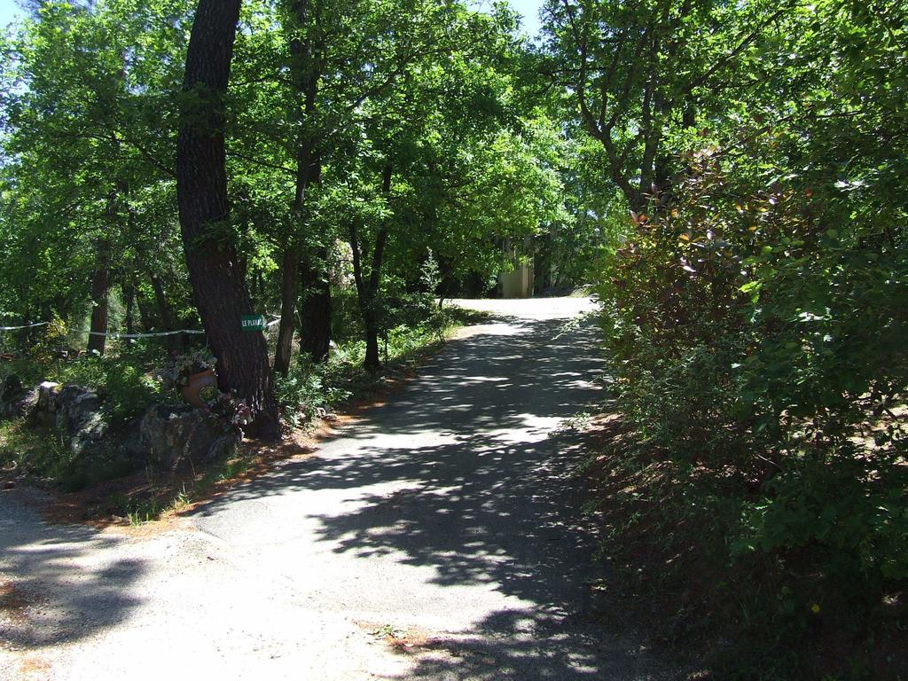 Bed and Breakfast Domaine Du Planas Ailhon Ardeche Zimmer foto